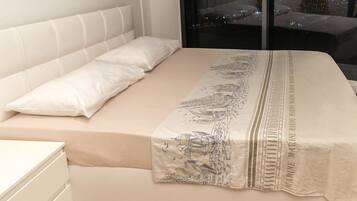 Apartment, 1 Bedroom, Non Smoking | Desk, iron/ironing board, free WiFi, bed sheets