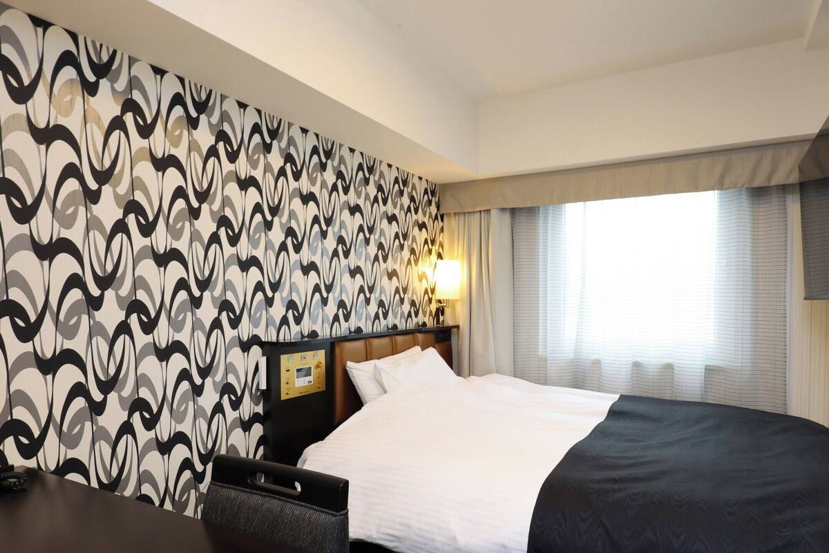 Down duvets, desk, blackout curtains, free WiFi