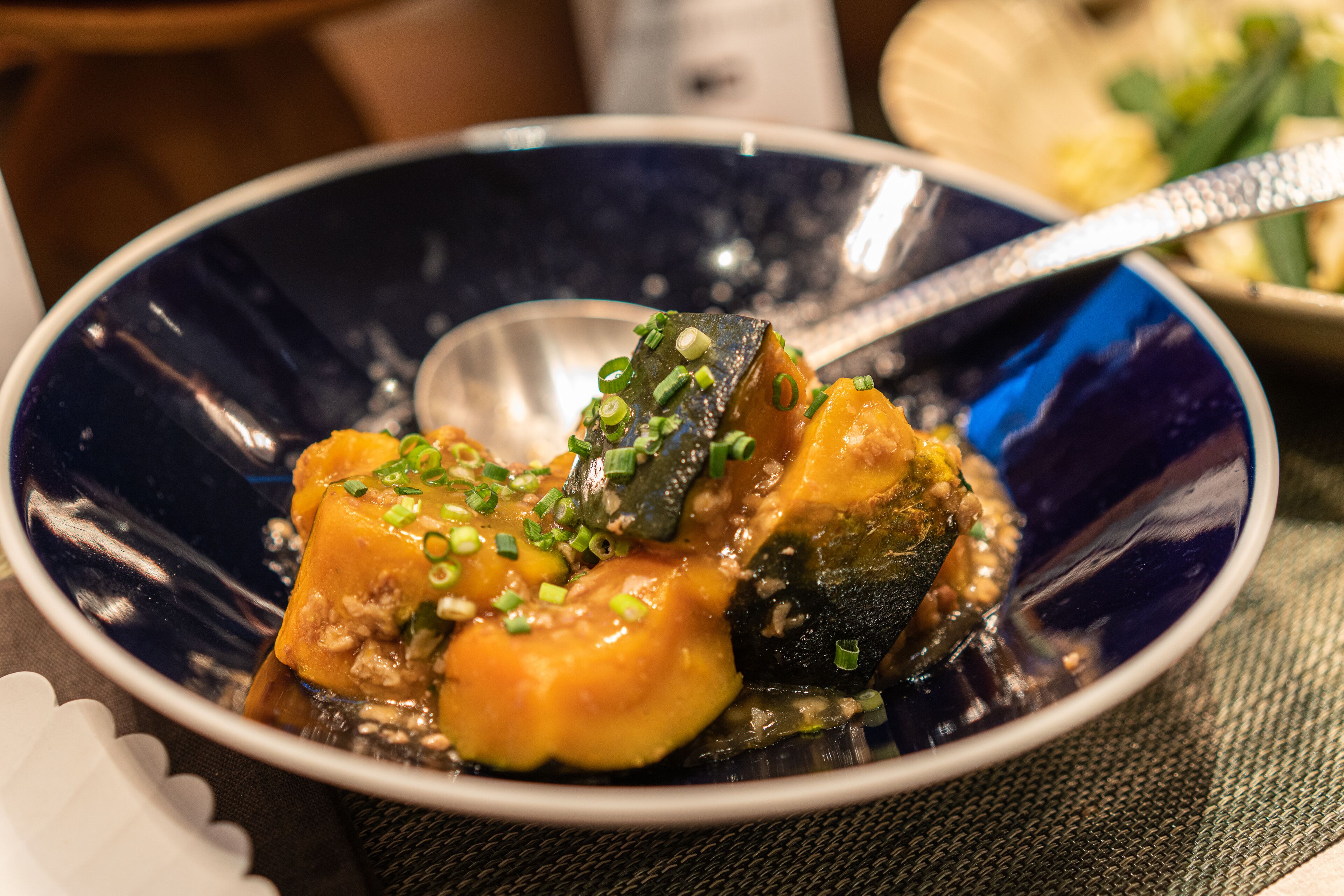 daily buffet breakfast (jpy 1800 per person)