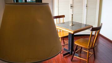 Standard Double Room, Sea View | Living room