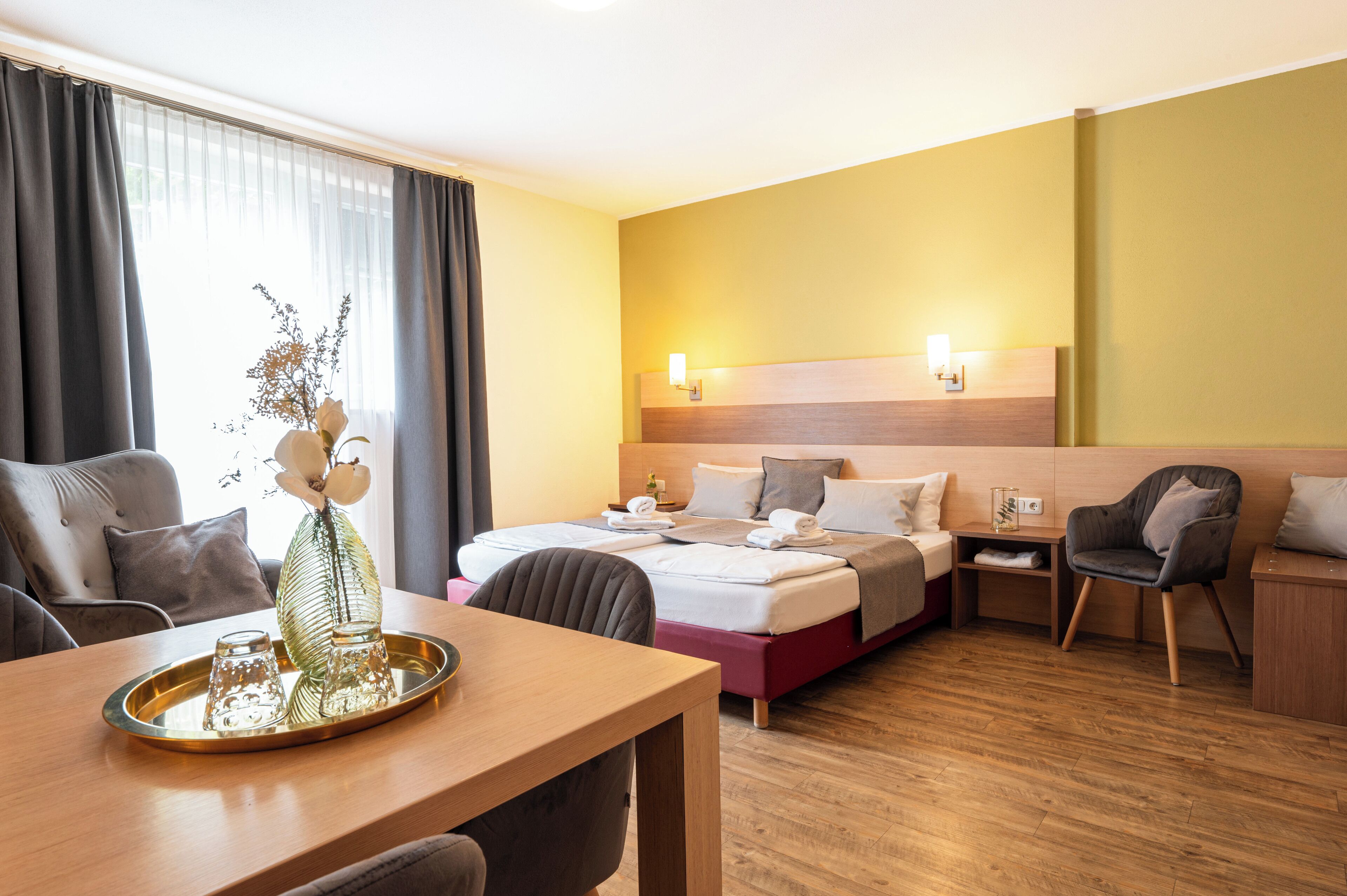 Apartment | Hypo-allergenic bedding, individually decorated, desk, laptop workspace