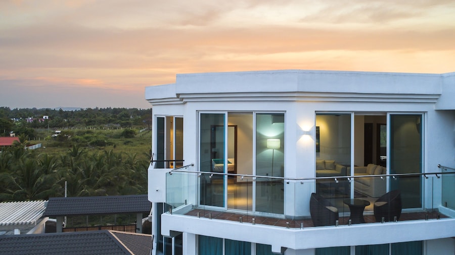 CASAMIA Oceanfront Condo Nilaveli