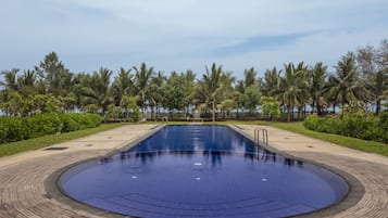 Outdoor pool, sun loungers