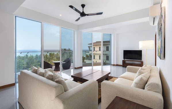 Luxury Apartment, Multiple Beds, Accessible, Ocean View | Living room