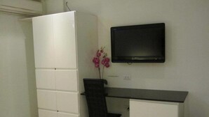 Unclassified image, 4 of 17, button - Westerly Hill Guesthouse (Pattaya)