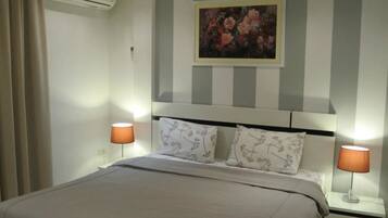 Standard A Double Bed By Stairs Only | Free WiFi