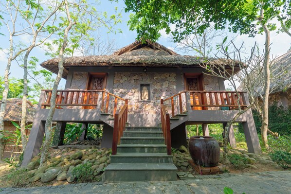 Couples treatment rooms, sauna, hot tub, Turkish bath, body treatments