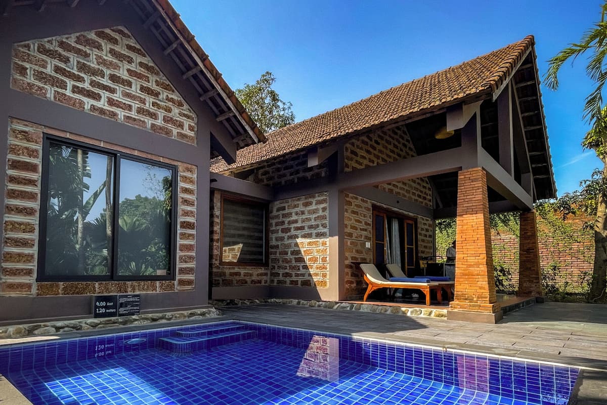 Minibar, in-room safe, desk, blackout curtains