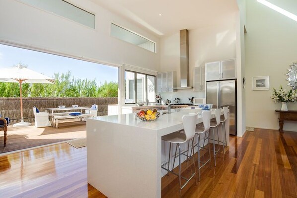 House, 3 Bedrooms | Private kitchen