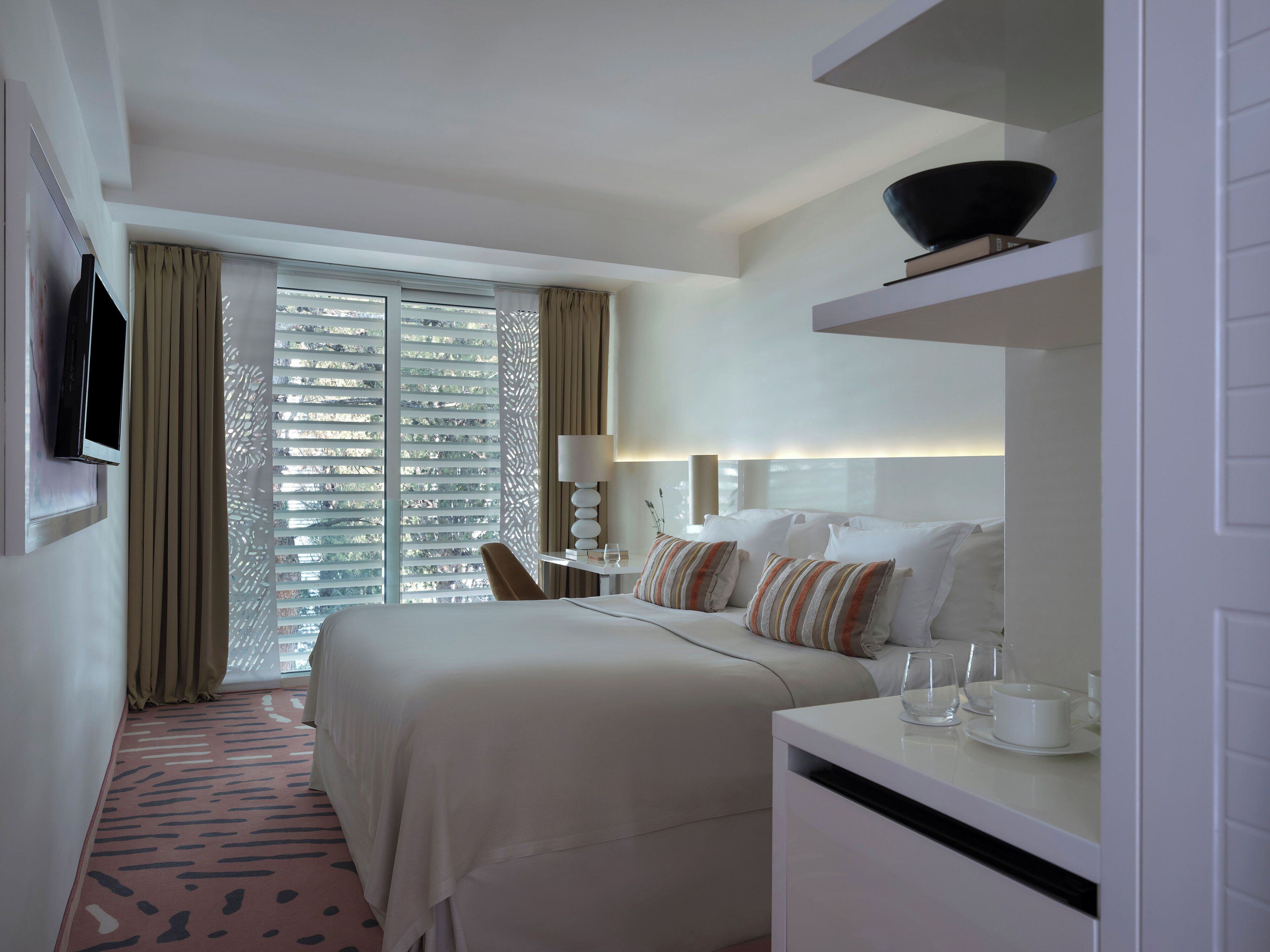 Two Double Rooms with Connecting Door 44 m2 Courtyard/Park View with French Balconies | Caja de seguridad en la habitación, escritorio y wifi gratis 