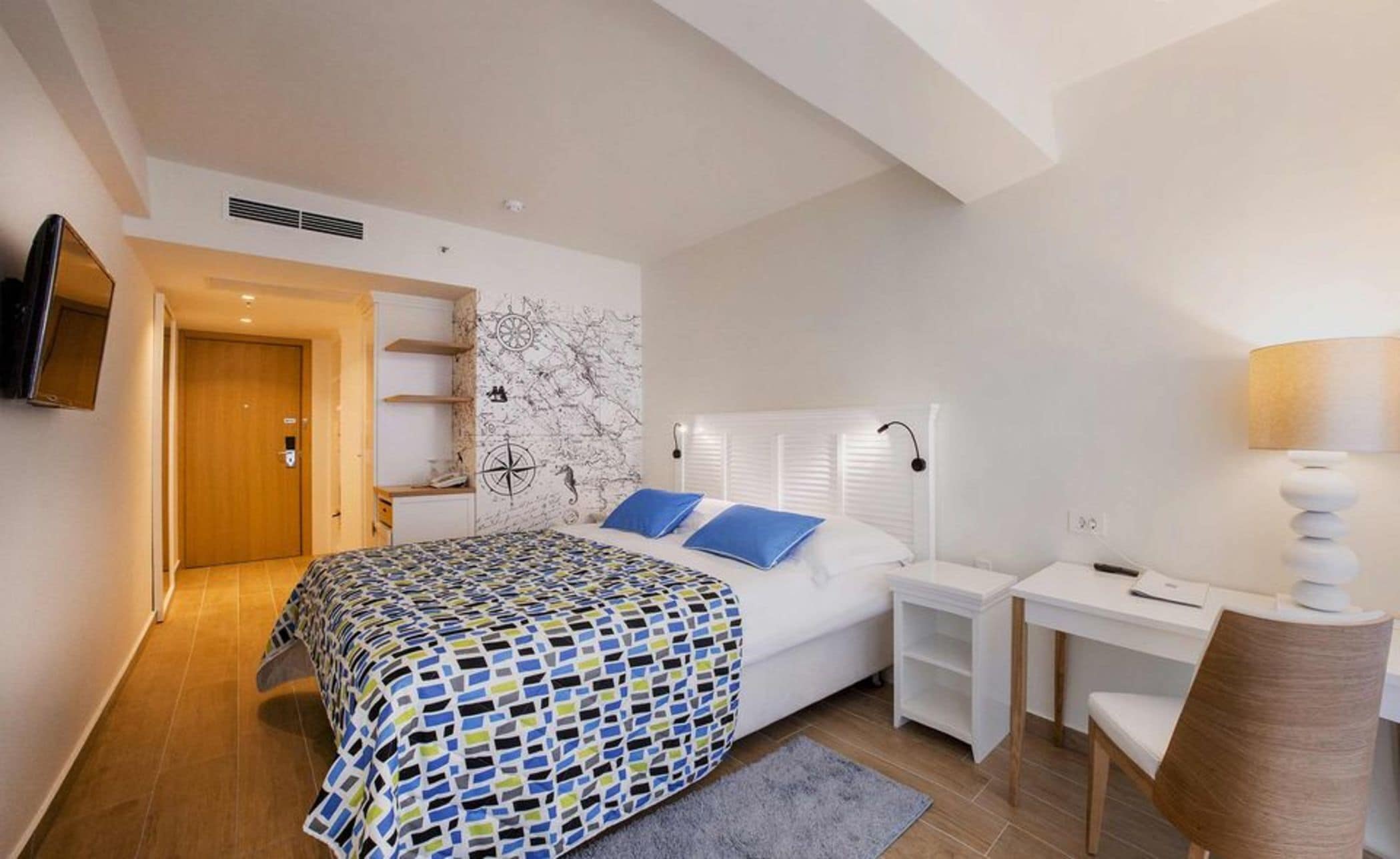 Caja fuerte, wifi gratis, ropa de cama