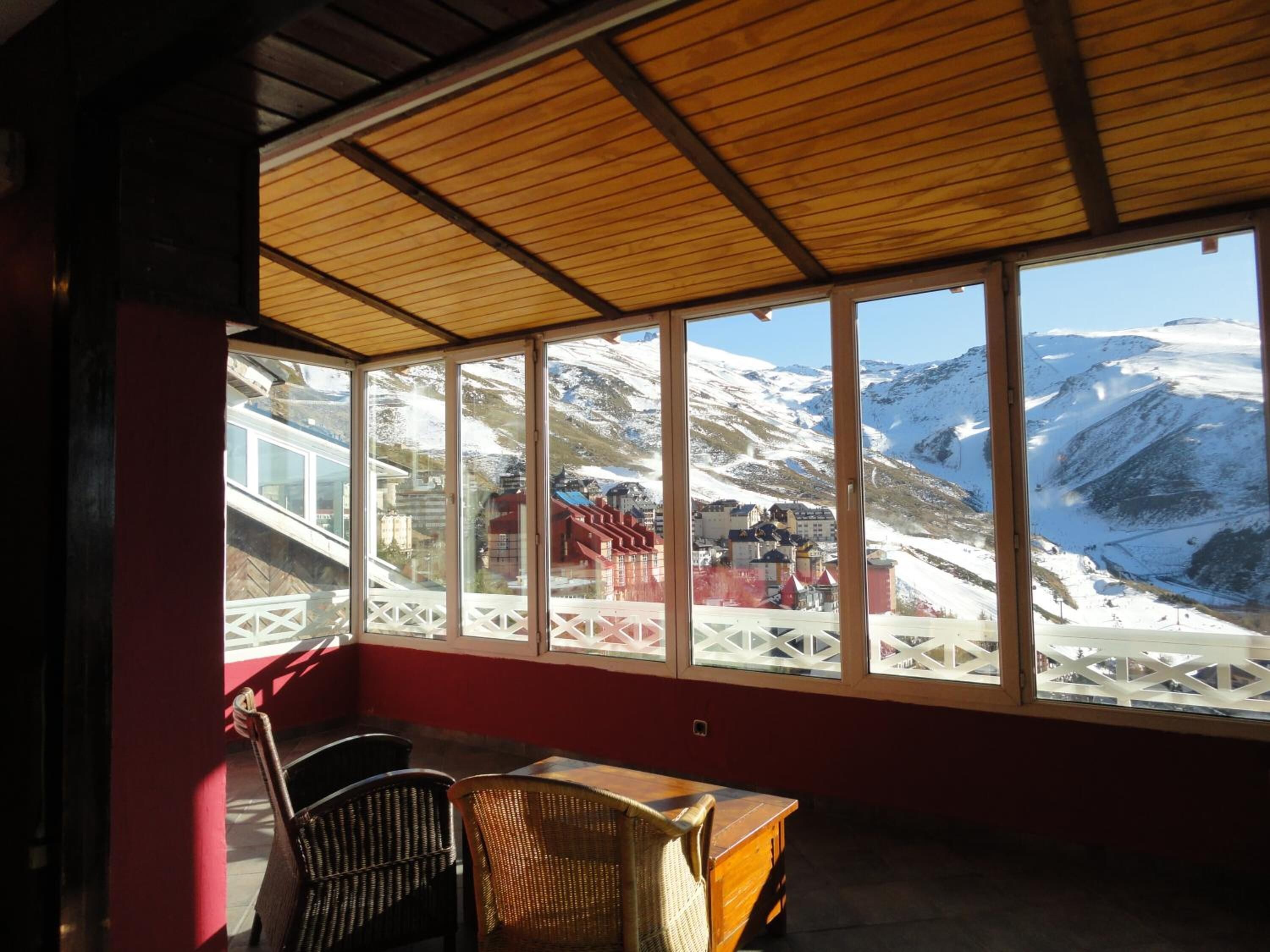 Café da manhã, almoço e jantar; culinária local 