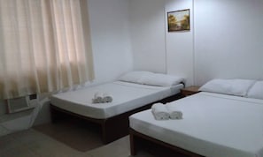 Familierom (Superior) | Skrivebord, wi-fi (inkludert) og sengetøy