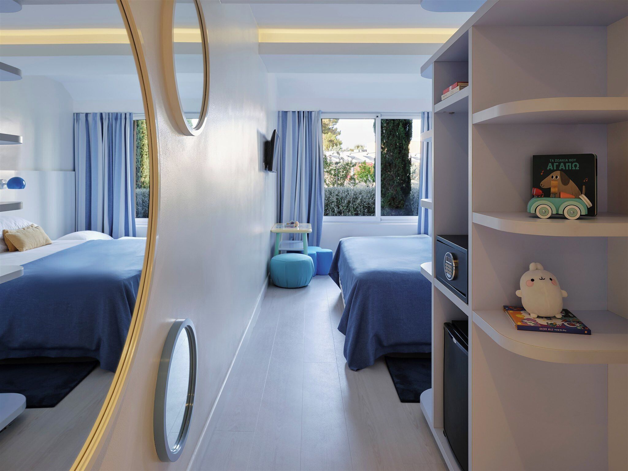 Couette en duvet d'oie, coffres-forts dans les chambres, bureau