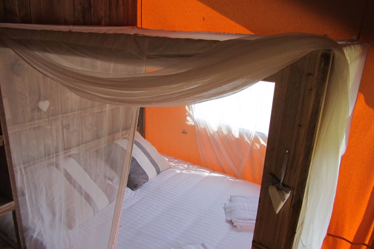 Iron/ironing board, free cots/infant beds, free WiFi, bed sheets