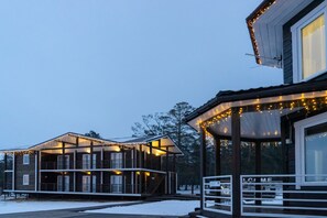 Front of property - BaikalWood Eco Lodge & Spa (Khuzhir)
