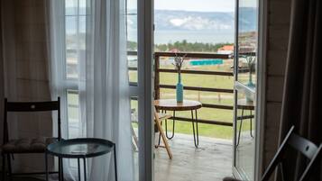 Dobbelt- eller tomannsrom – panorama, utsikt mot innsjø | Utsikt fra balkong
