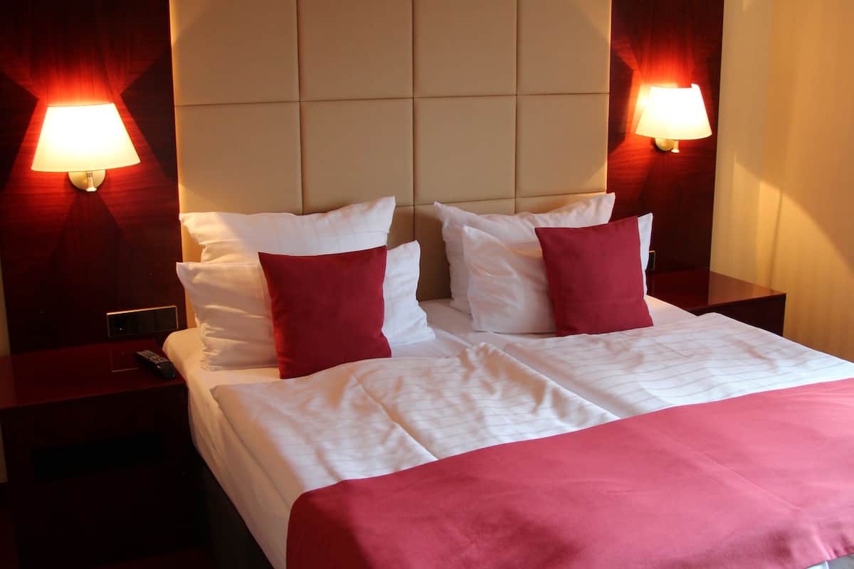 superior double room single use | 1 bedroom, hypo-allergenic bedding, in-room safe, desk