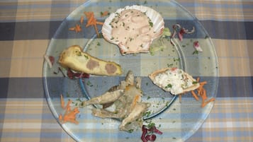 Makanan dan minuman