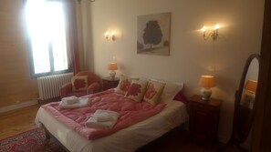 Panorama kamer (Rouge) | Luxe beddengoed, individueel gedecoreerd, individueel gemeubileerd