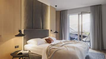 Suite (Hamberg) | Pengeskab på værelset, mørklægningsgardiner, gratis Wi-Fi, sengetøj