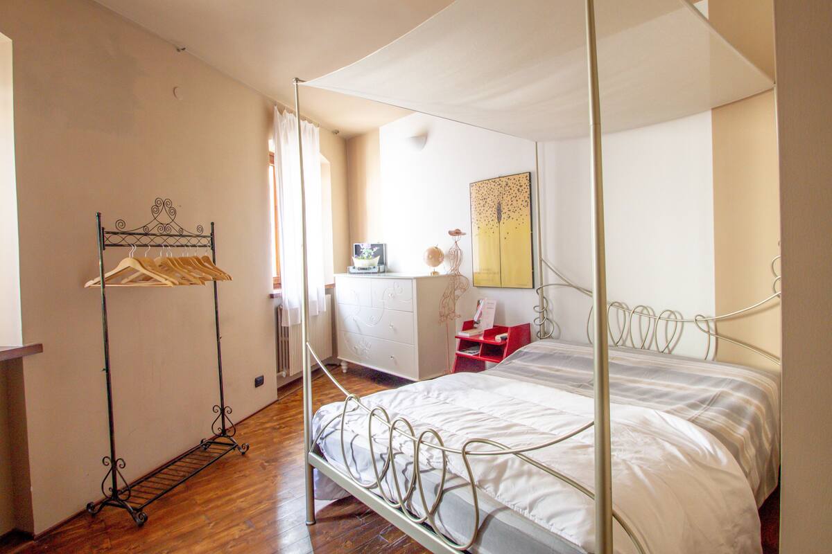 Habitación romántica | Wifi gratis y ropa de cama