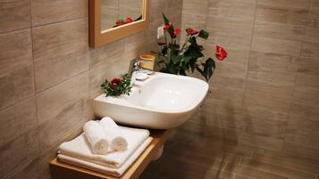 Double Room, Terrace (Vigna) | Bathroom
