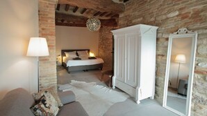 Unclassified image, 2 of 11, button - Casa Ultima (Fossombrone)