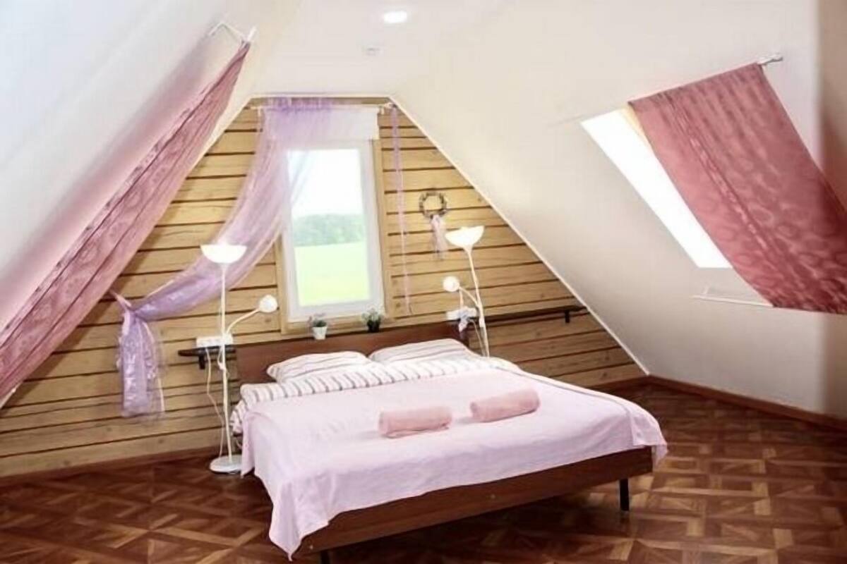 Suite | Iron/ironing board, free WiFi, bed sheets
