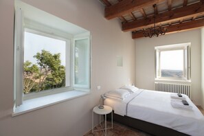 Cunas, wifi gratis y ropa de cama