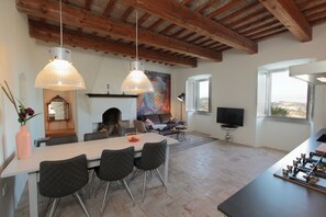 Apartment, 3 Bedrooms | Living room