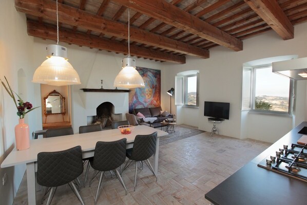 Apartment, 3 Bedrooms | Living room