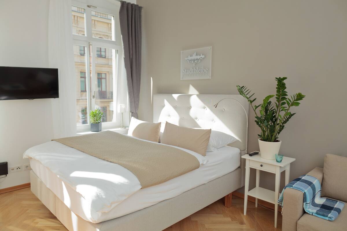 Basic Apartment, City View (Riemannstrasse) | Down comforters, soundproofing, iron/ironing board, rollaway beds
