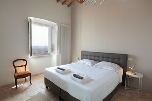 Apartment, 2 Schlafzimmer | 2 Schlafzimmer, Babybetten, kostenloses WLAN, Bettwäsche