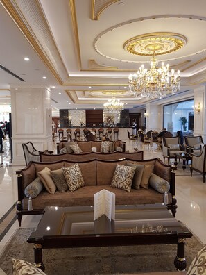 Lobby lounge