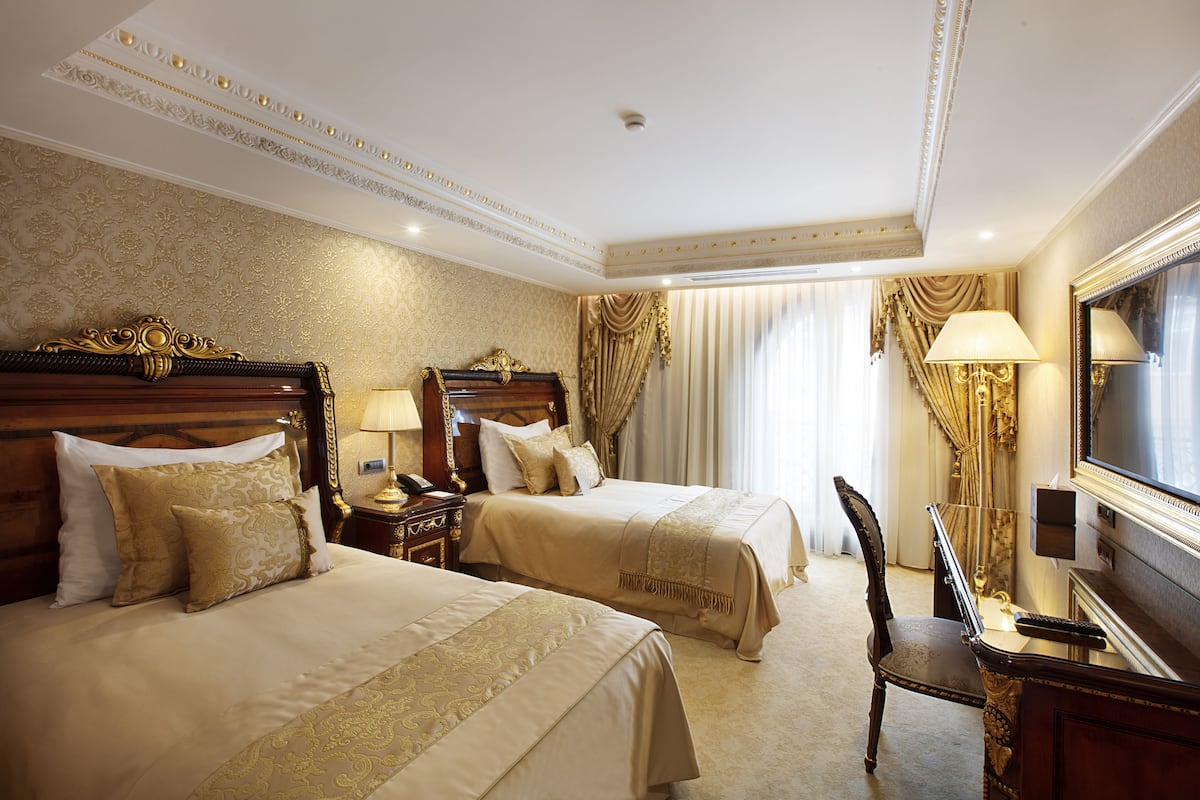 Royal Suite (Family) | Premium bedding, minibar, in-room safe, desk