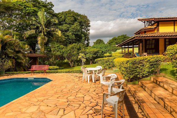 Kolam renang outdoor