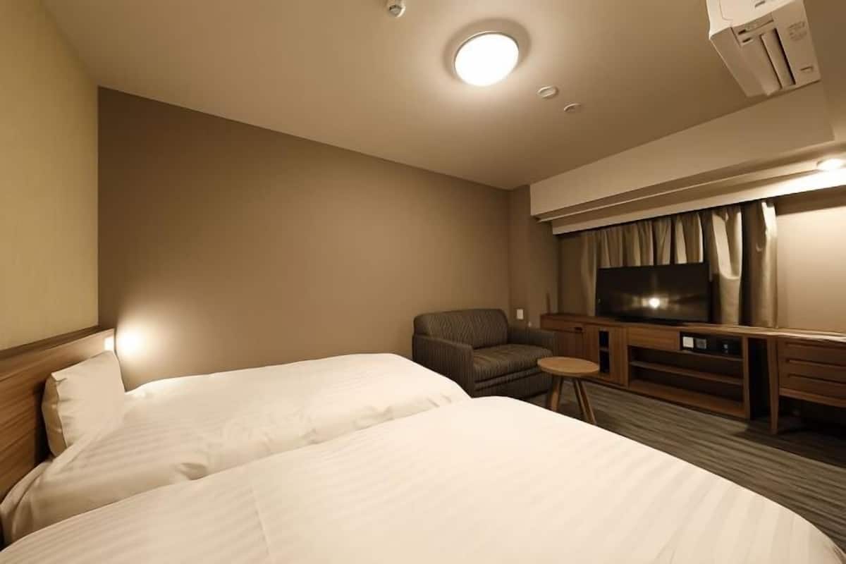 In-room safe, desk, iron/ironing board, free WiFi