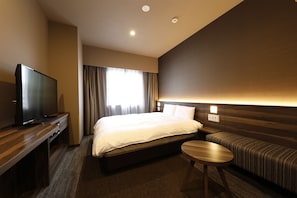 In-room safe, desk, iron/ironing board, free WiFi