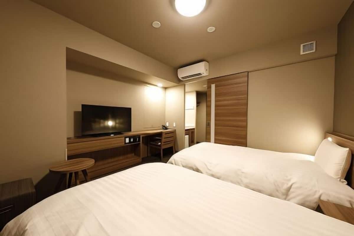 In-room safe, desk, iron/ironing board, free WiFi