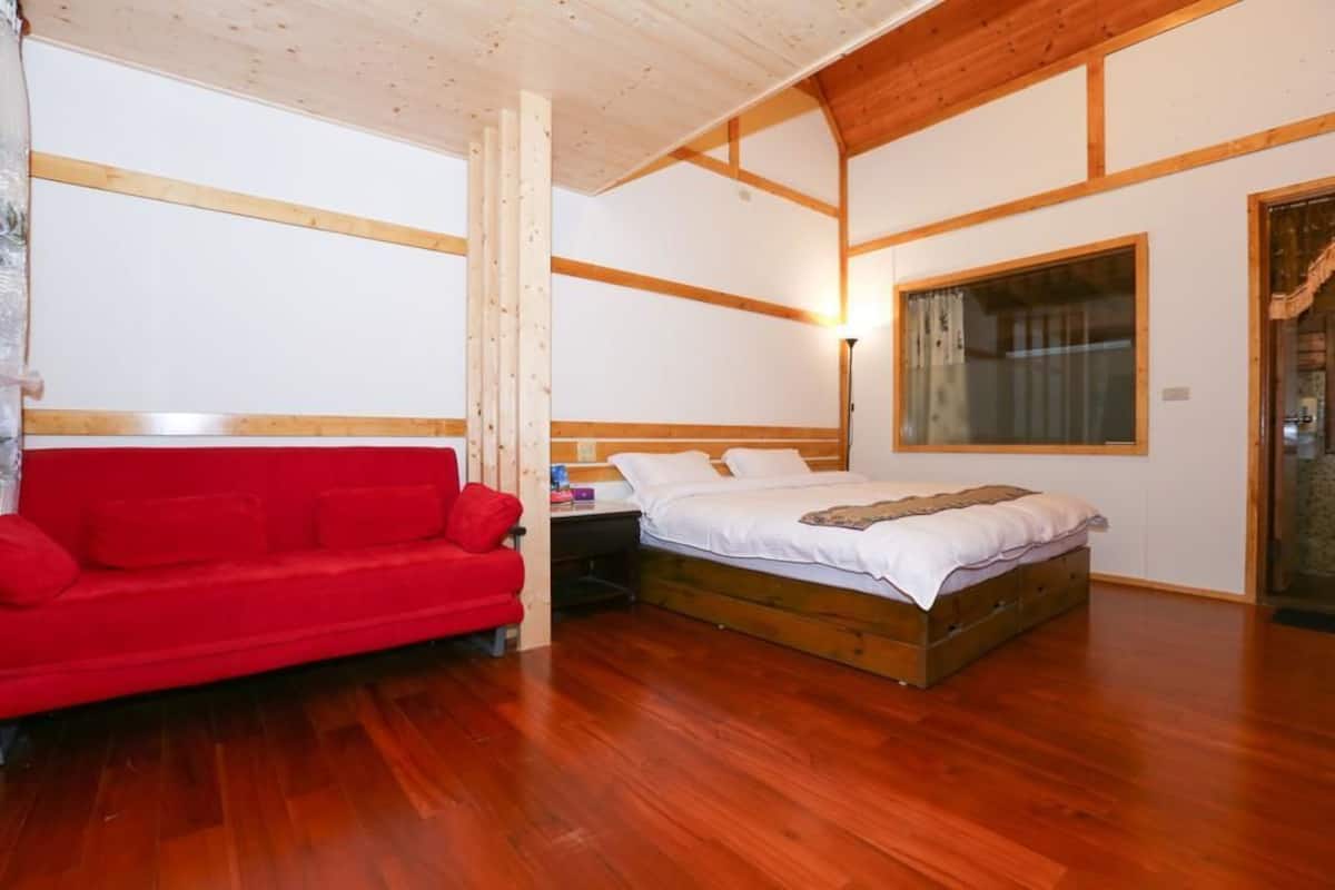 Escritorio, wifi gratis, ropa de cama y accesible en silla de ruedas