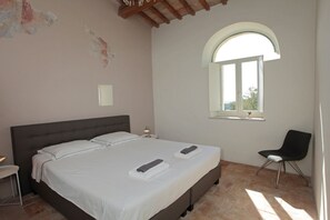 Apartment, 2 Bedrooms | 2 bedrooms, cribs/infant beds, free WiFi, bed sheets