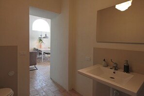 Apartment, 2 Bedrooms | Bathroom