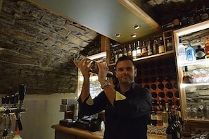 Bar (in der Unterkunft)