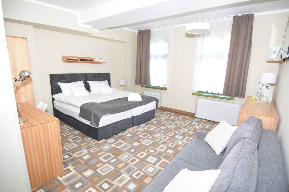 Chambre Confort double | Bureau, rideaux d’obscurcissement, système d’insonorisation