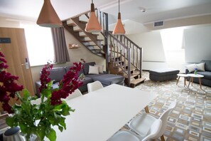 家庭房 | 办公桌、遮光窗帘、隔音、熨斗/熨板