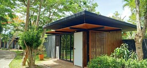 ห้องคอมฟอร์ทดับเบิลหรือทวิน, เตียงเดี่ยว 2 เตียง | Wi-Fi ฟรี, ผ้าปูที่นอน