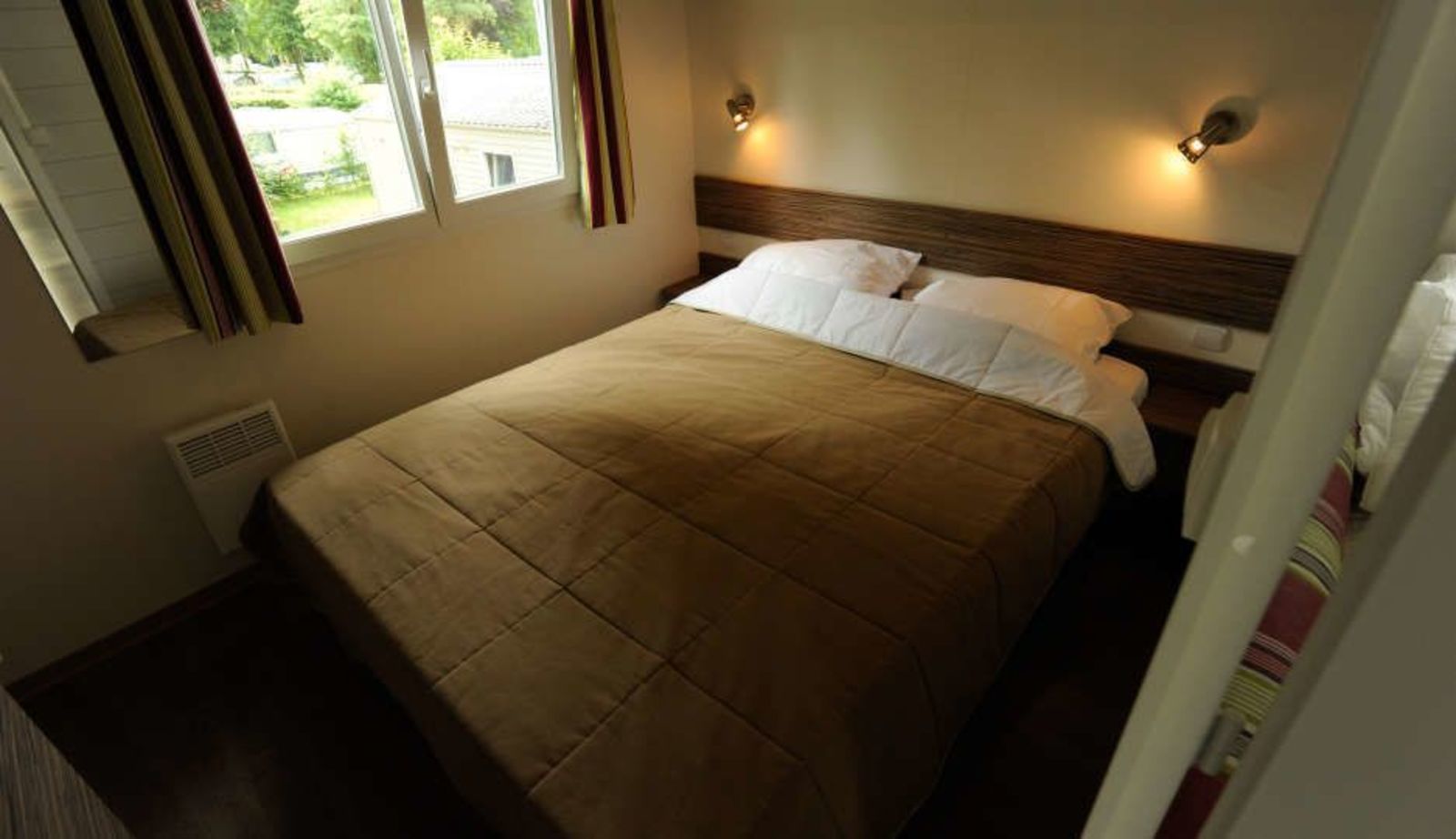 高級流動式房屋, 3 間臥室 | 嬰兒床 (收費)、床單