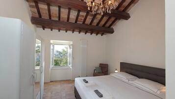 Apartment, 1 Bedroom | 1 bedroom, cribs/infant beds, free WiFi, bed sheets