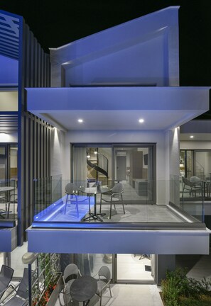Premier Loft Plus Pool View